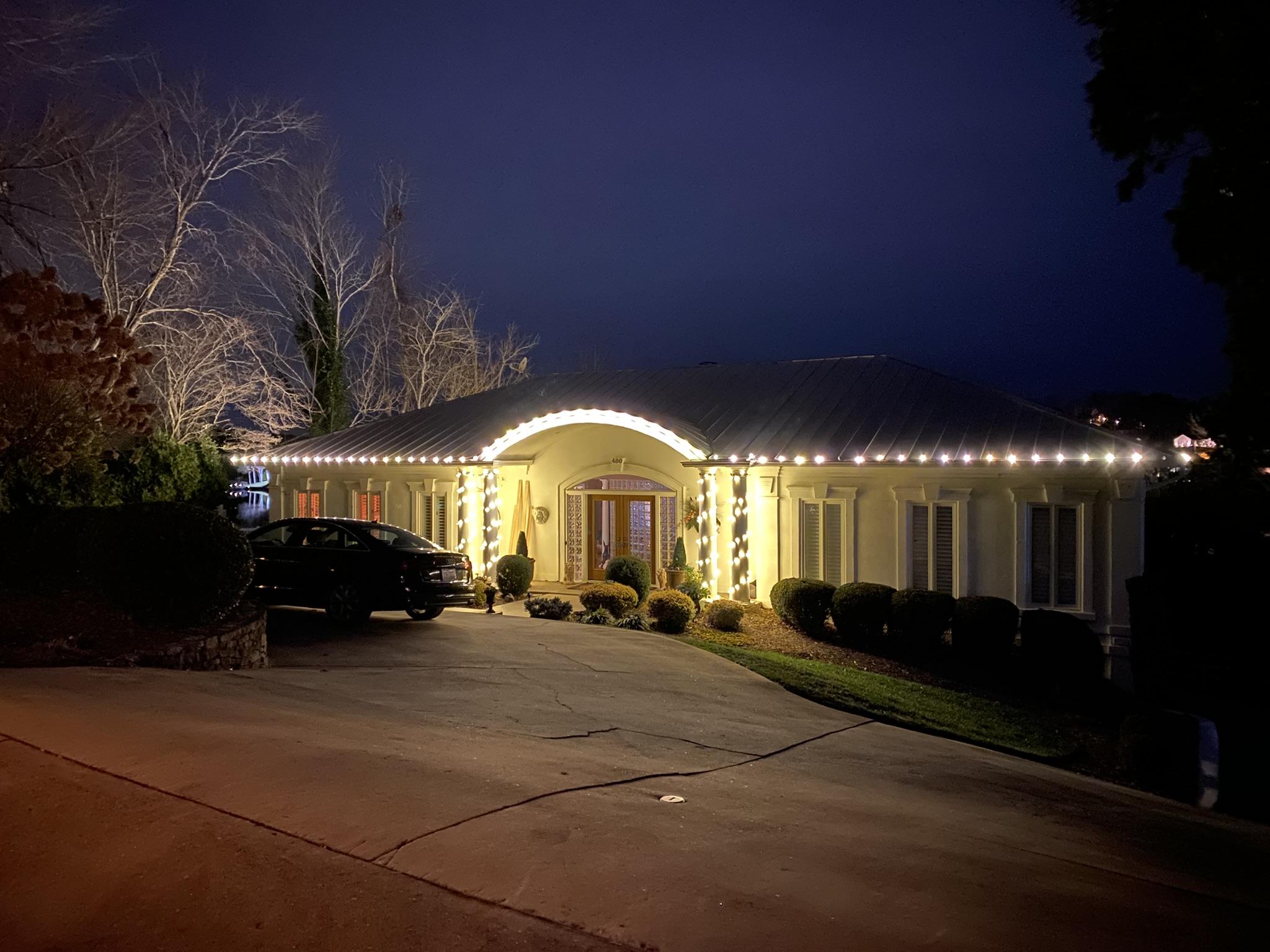 Christmas lights Hickory NC home exterior