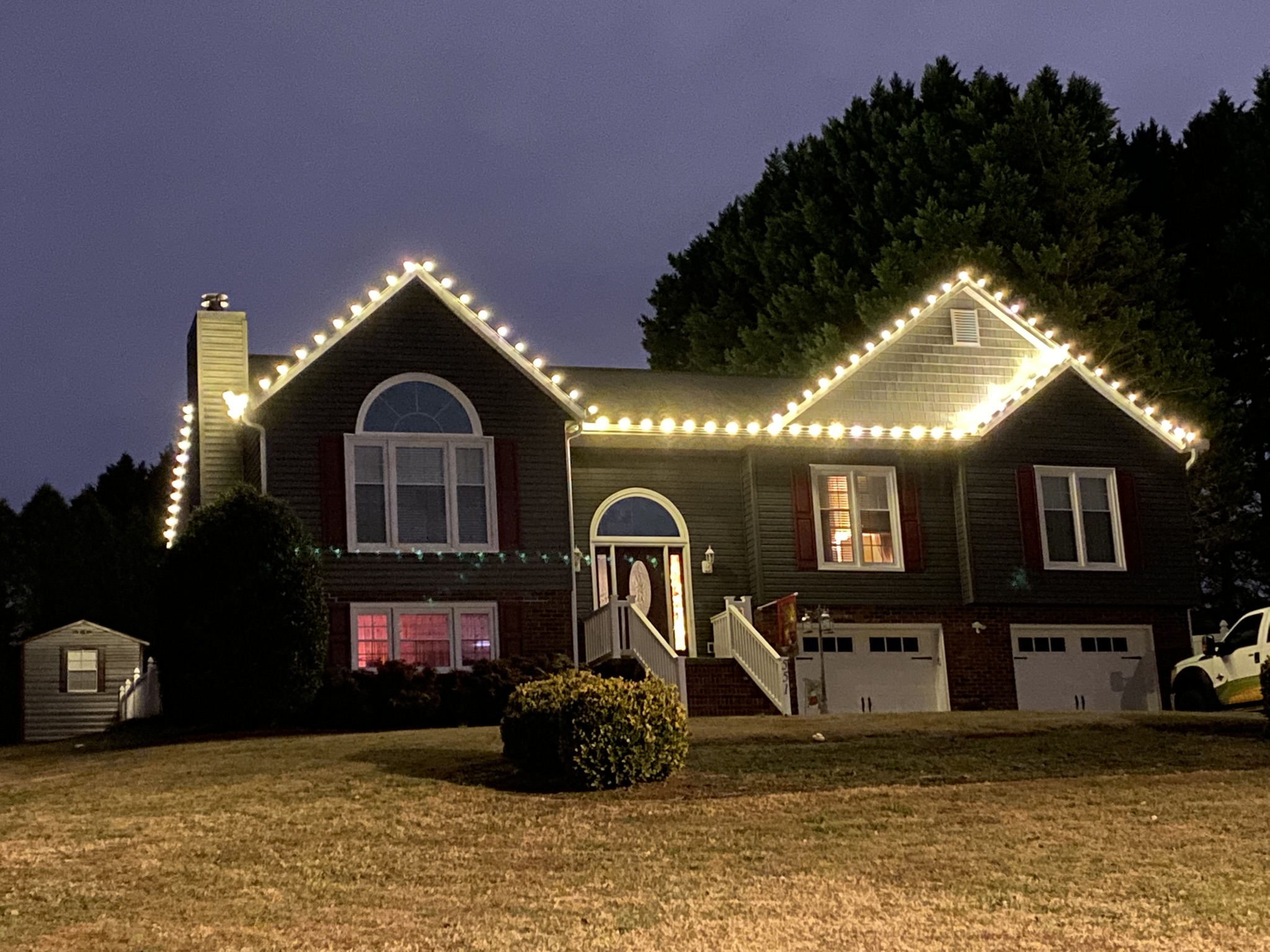 Professional Christmas lighting Hickory NC