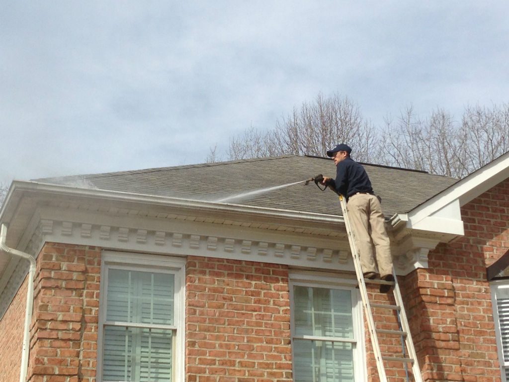 gutter-cleaning-north-carolina
