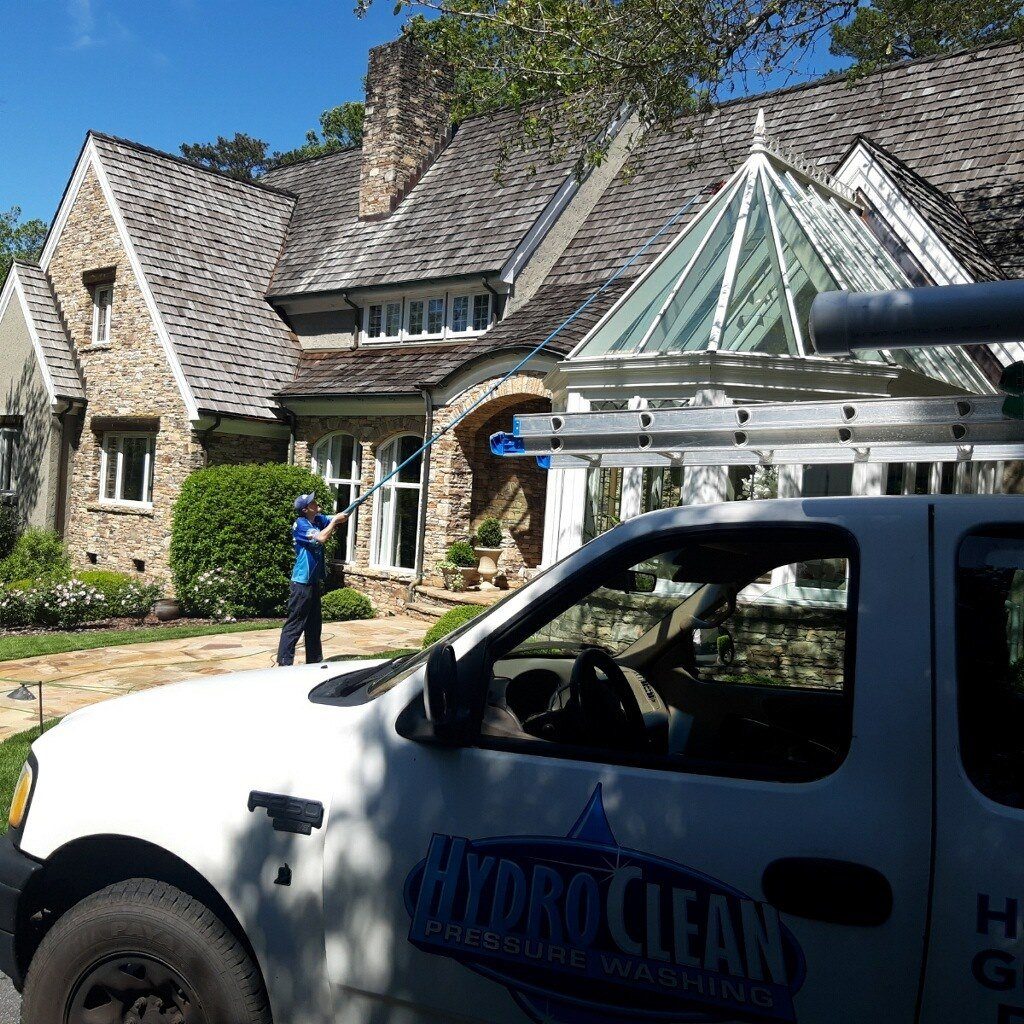 roof-cleaning-glass